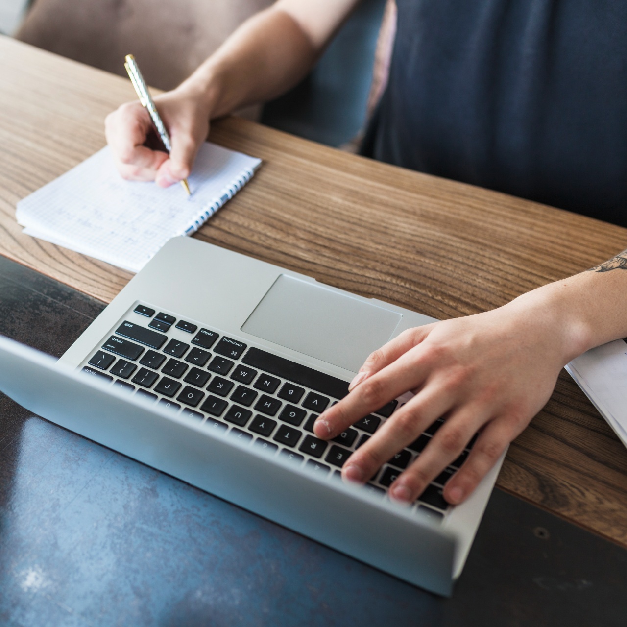 foundation training die word gevolgd op een laptop